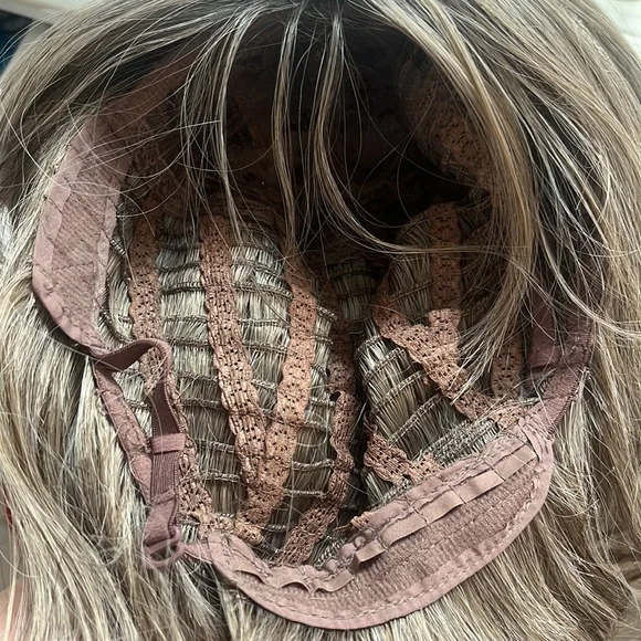 Hair cube wig with curtain bangs! - Picture 3 of 3